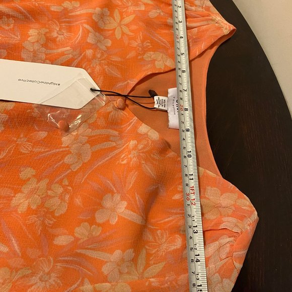 XS | NWT- Highline Collective smocked waist top, peachy- floral. - Picture 8 of 12